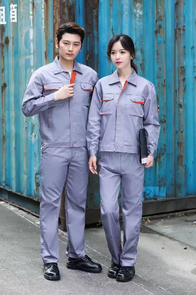 選擇夏裝工作服的面料時，需要考慮以下幾個因素：